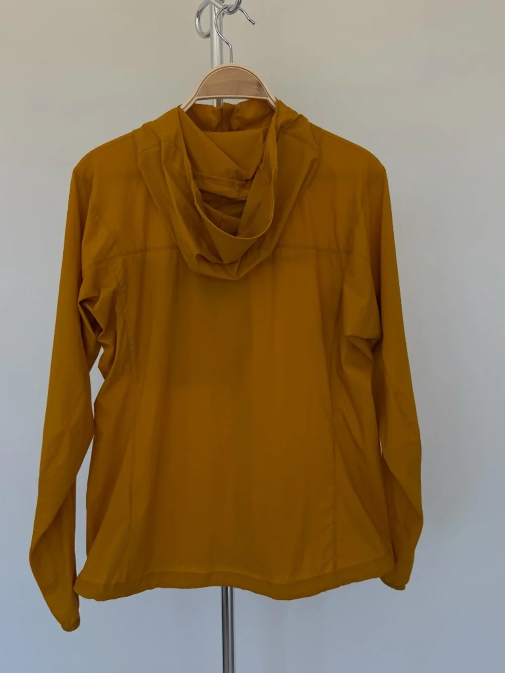 Arc’teryx Women’s Lightweight Hooded Jacket Size M Mustard Yellow - Picture 3 of 7